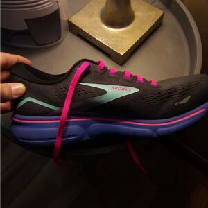 Brooks Women's Black and Blue Athletic Shoes